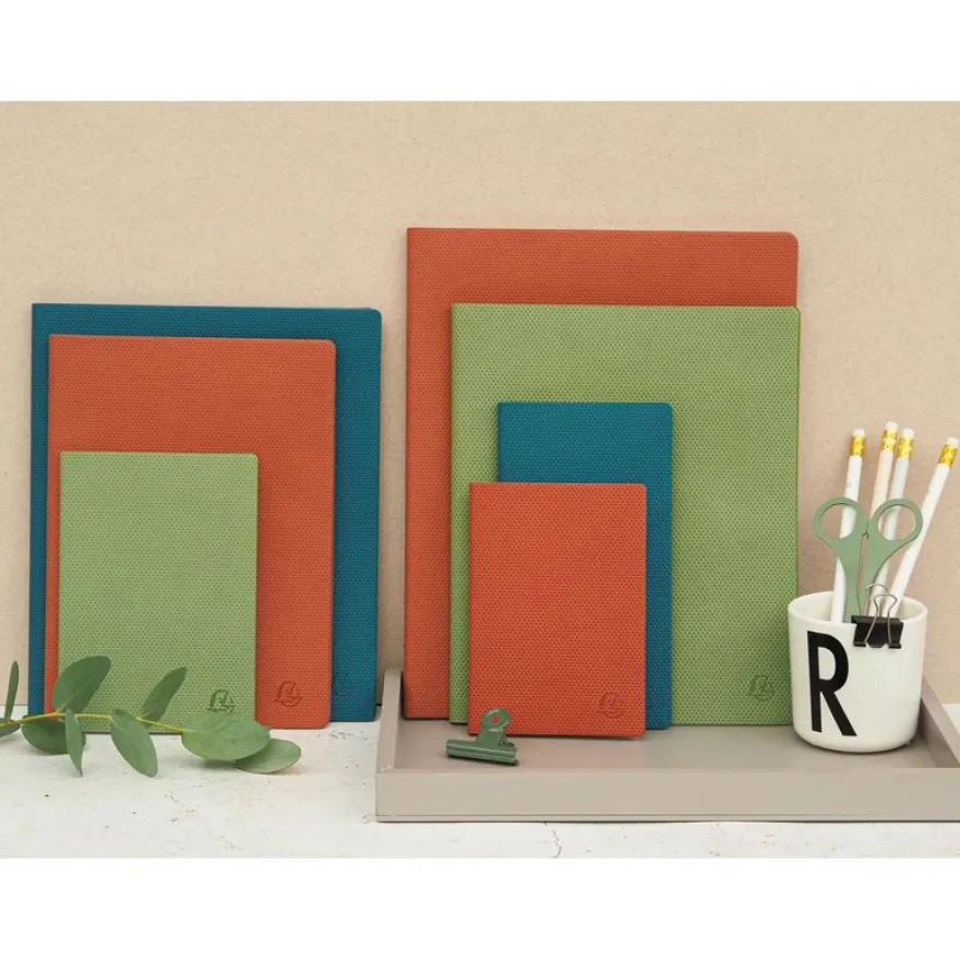 Agenda de bureau Canvas - 1 semaine sur 2 pages - 15 x 21 cm - disponible dans différentes couleurs - Exacompta