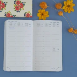 Agenda de poche 16 mois Julie Adore - 1 semaine sur 2 pages - 9 x 16 cm - Fille - Exacompta