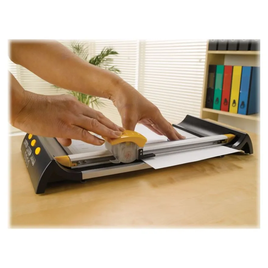 Fellowes NEUTRON PLUS - Rogneuse / coupeuse A4 - coupe 10 feuilles