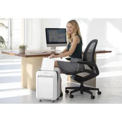 Fellowes Powershred LX211 - destructeur de documents coupe croisée microparticules - 15 feuilles - Corbeille 23 litres - blanc