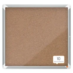 Nobo - Vitrine d'affichage - 6 feuilles A4 - surface liege - porte battante - 70,8 x 66,7 x 4,3 cm