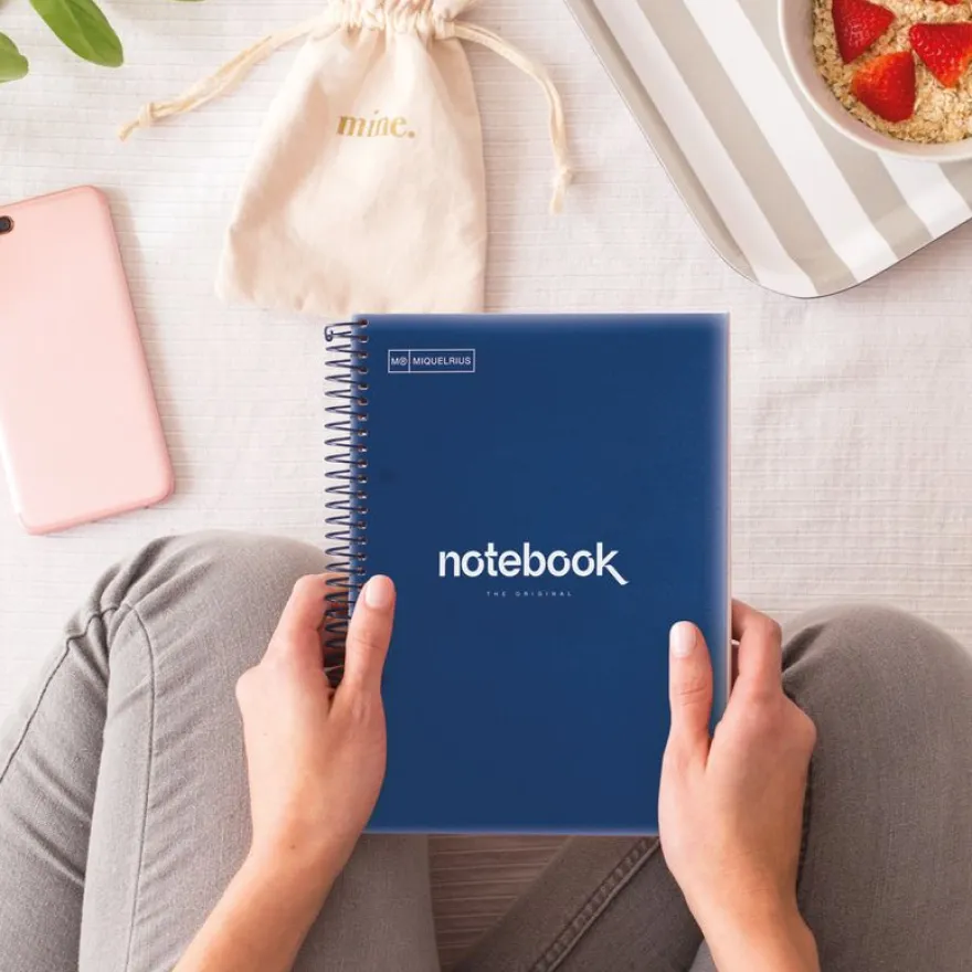 Notebook Emotions, Couverture souple, A5, lignes horizontales 7 mm, 120 feuilles de 5 couleurs, Miquelrius, Bleu Ciel.