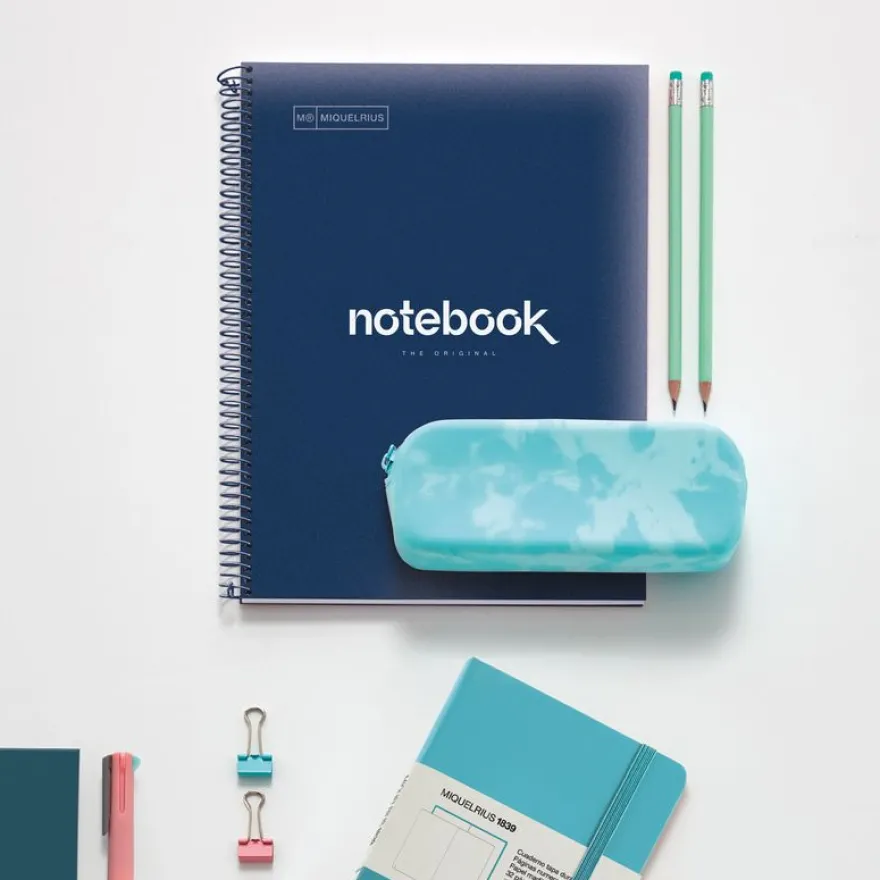 Notebook Emotions, Couverture souple, A4, quadrillage 5x5 mm, 80 feuilles de 1 couleur, Miquelrius, Bleu Marine.